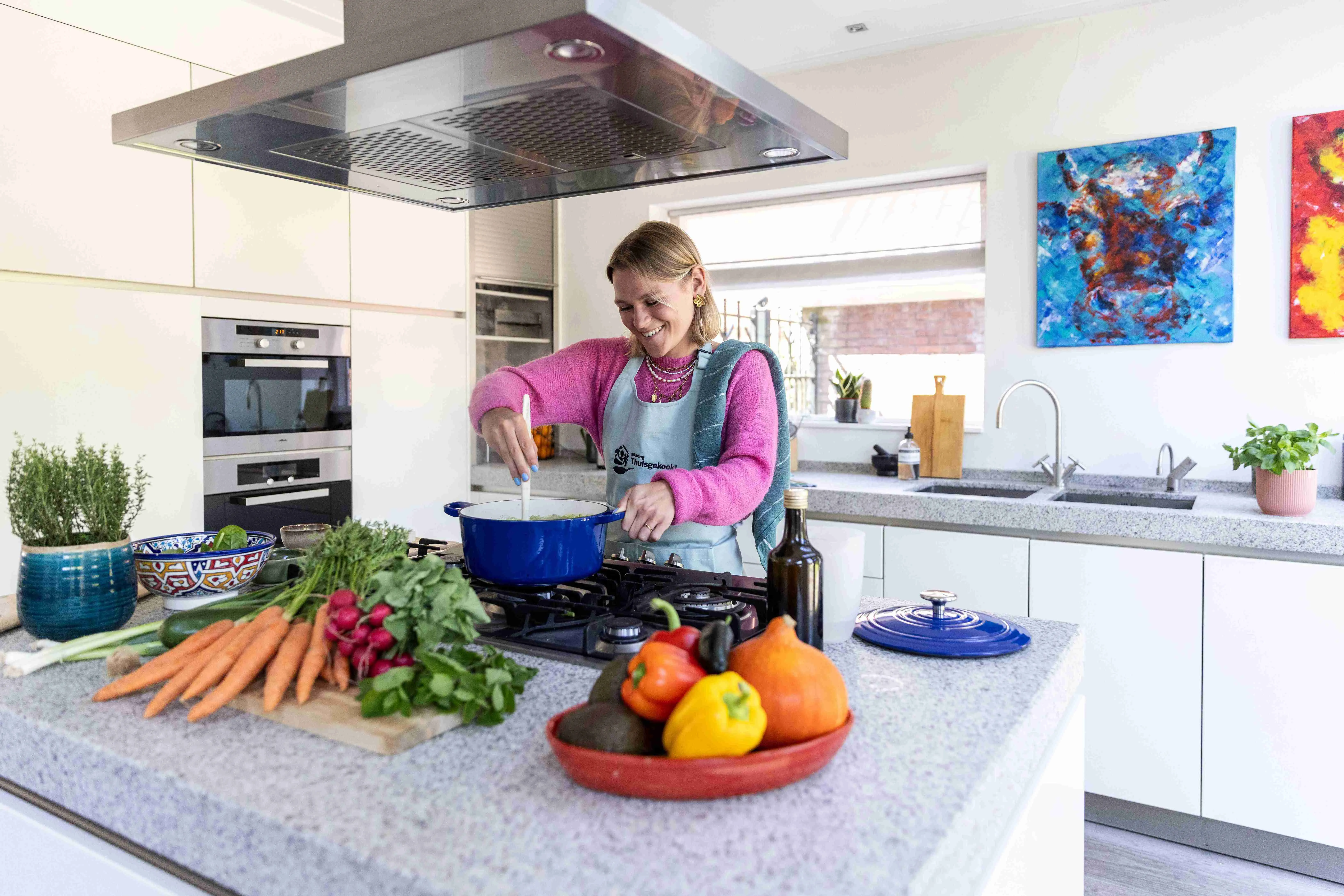 Ilse bereidt ingrediënten