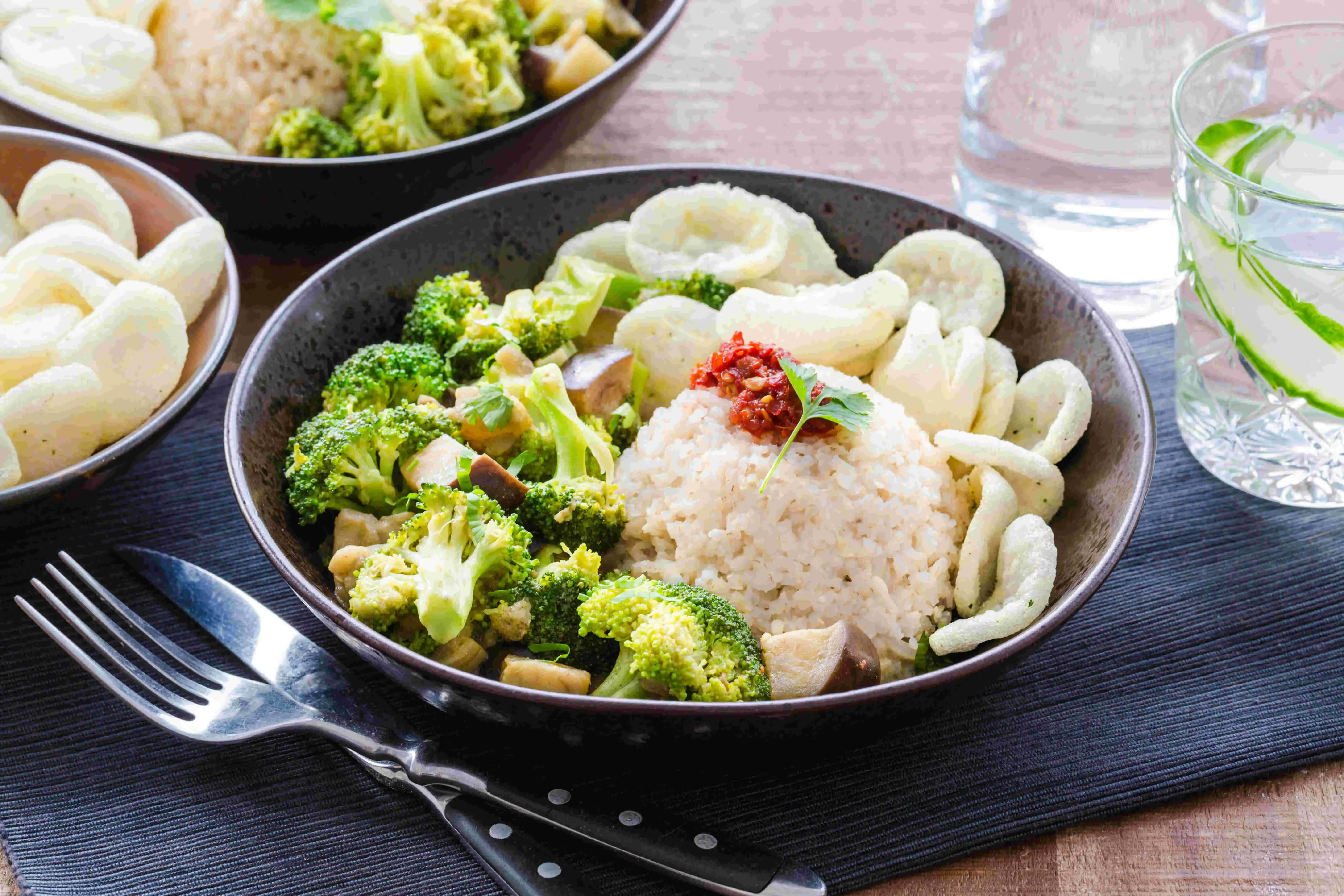 Thaise groene curry met broccoli en aubergine