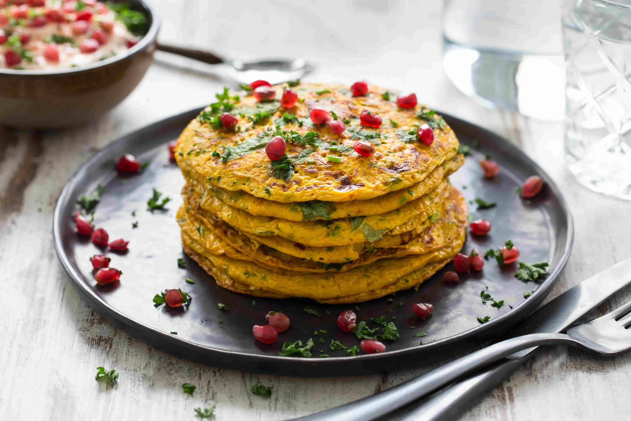 Hartige pompoenpannenkoekjes met andijvie