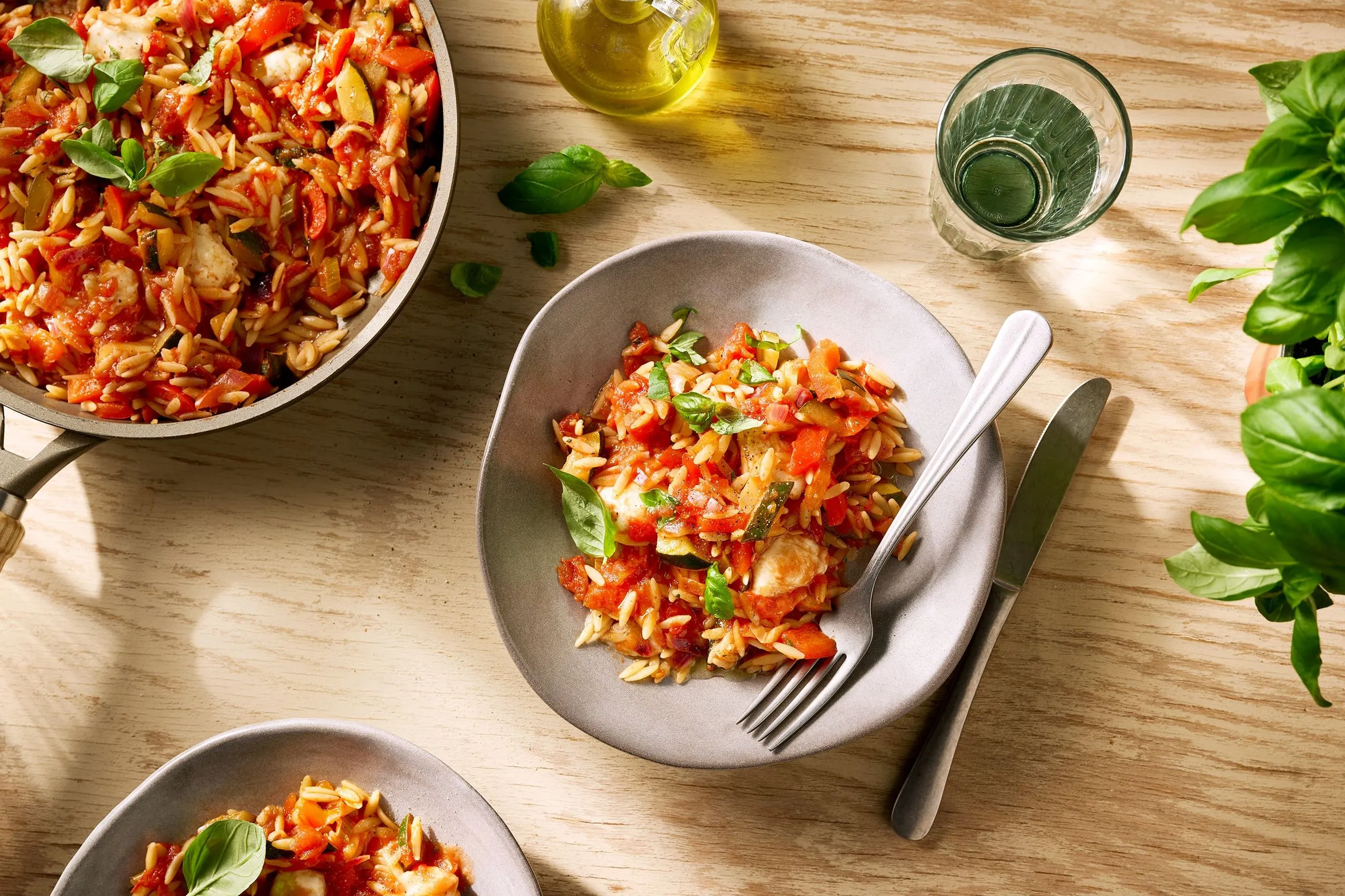 Recept voor eenpans orzo met Italiaanse groenten